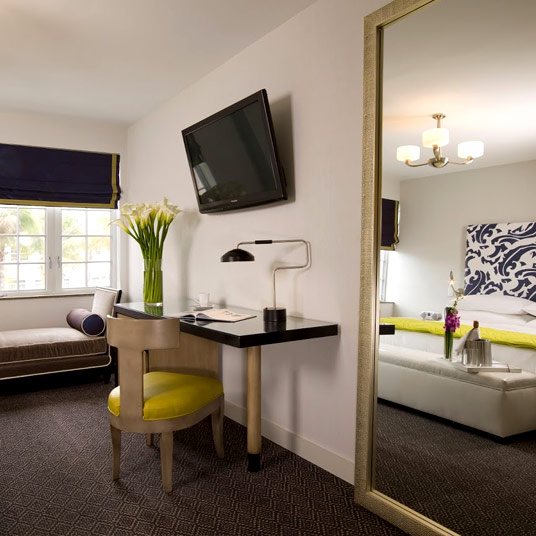 Hotel Breakwater South Beach