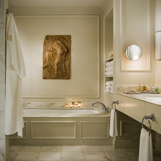 Le St James Hotel