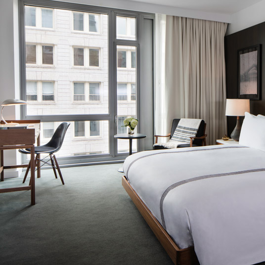 Smyth, a Thompson Hotel