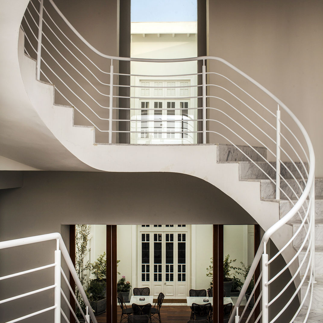 Hotel B