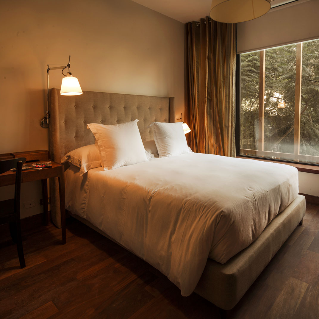 Hotel B