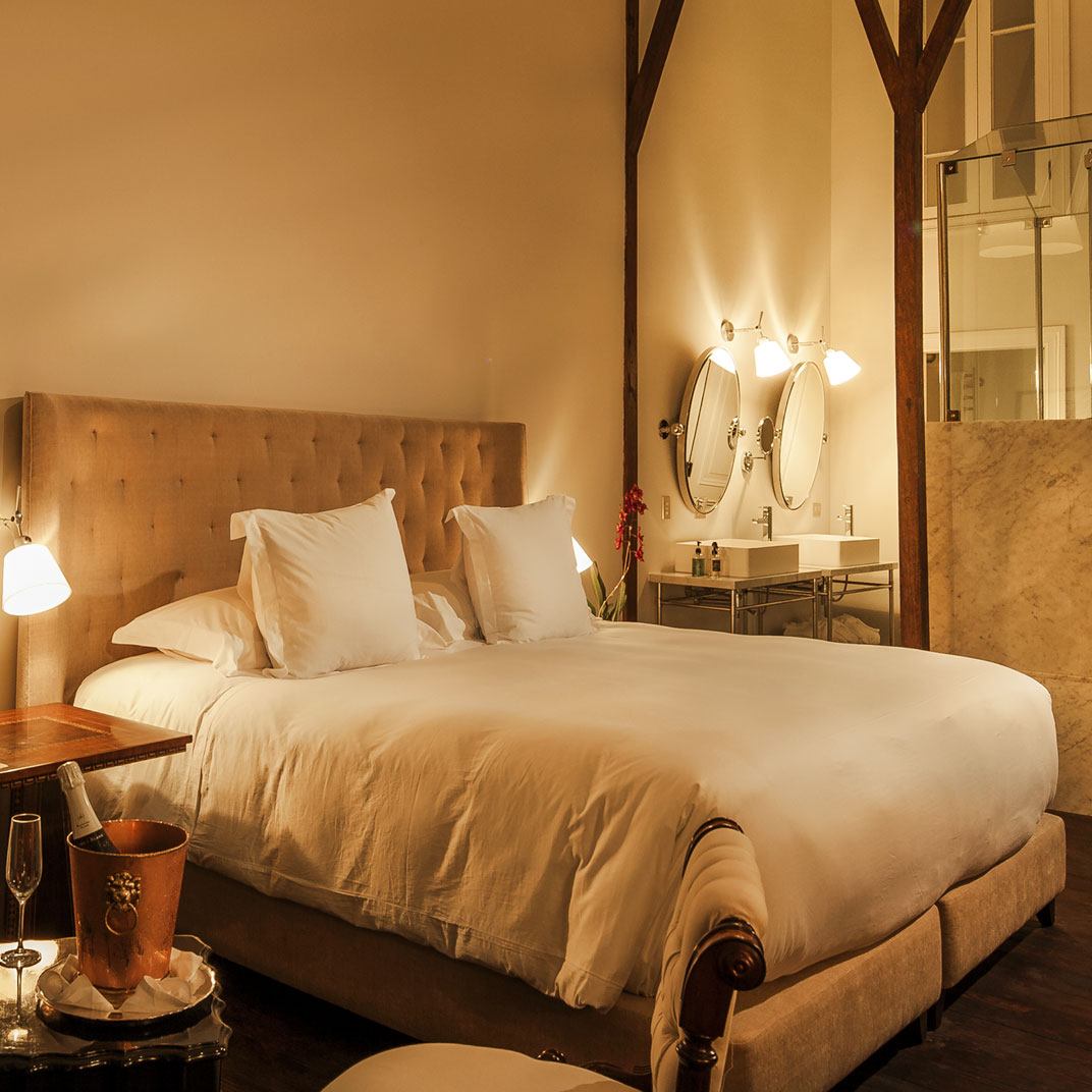 Hotel B