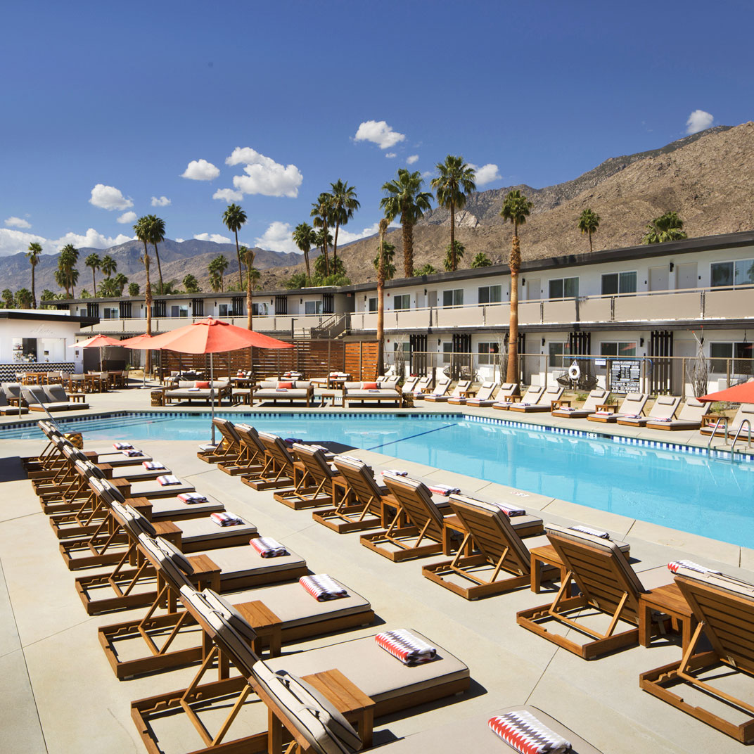 V Palm Springs