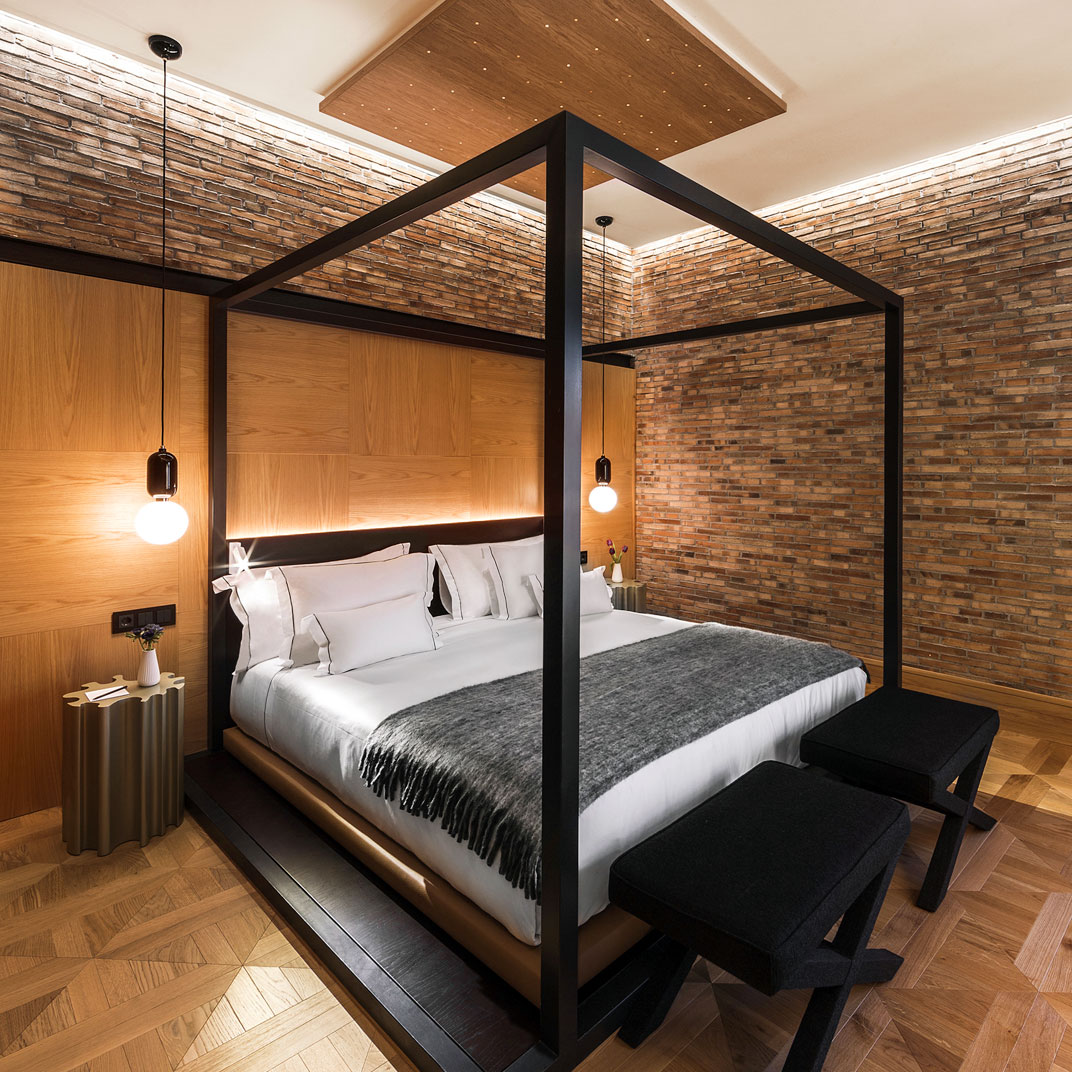 Monument Hotel