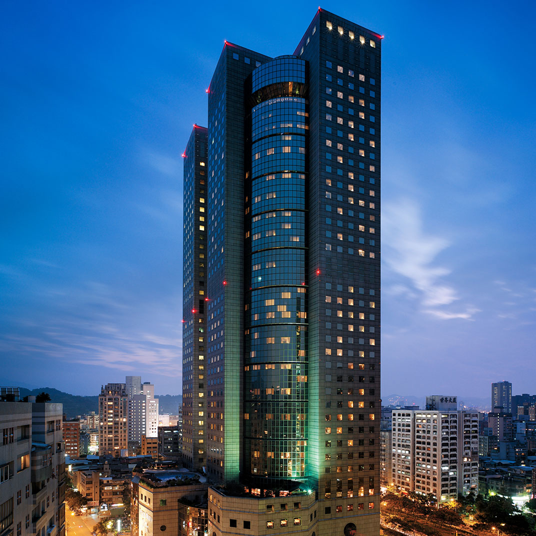 Shangri-La's Far Eastern Plaza Hotel, Taipei