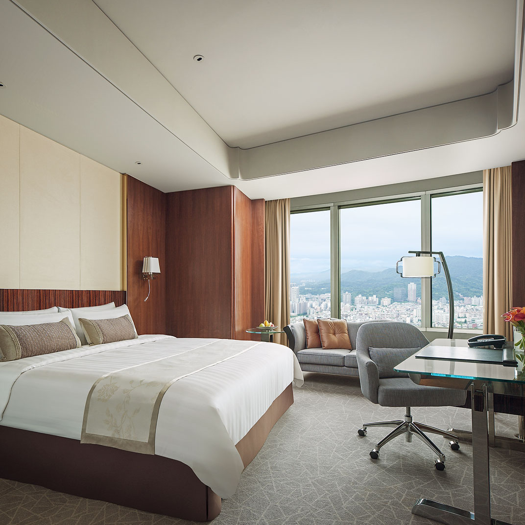 Shangri-La's Far Eastern Plaza Hotel, Taipei