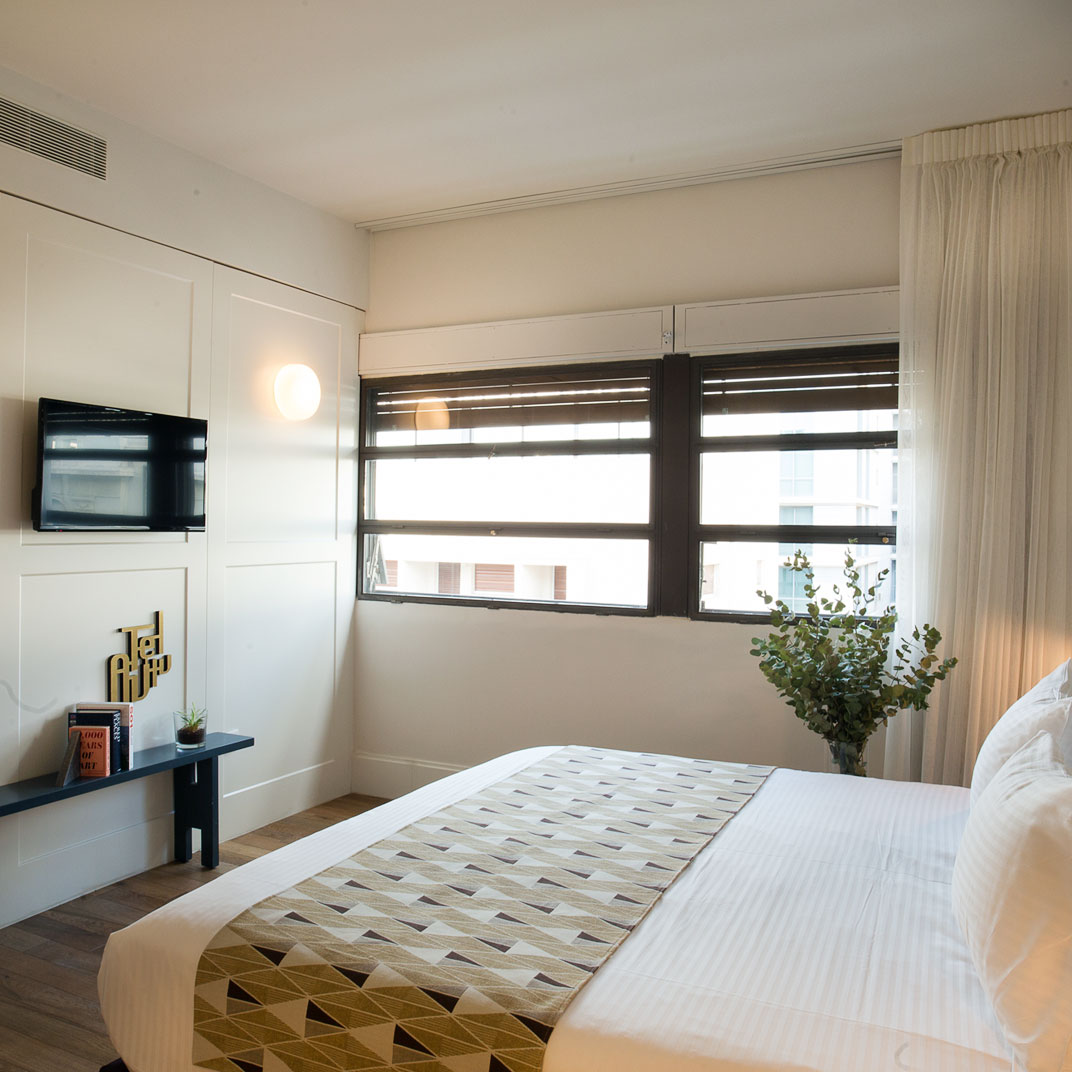 Lily & Bloom Hotel