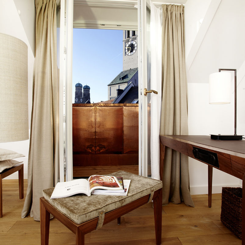 Louis Hotel
