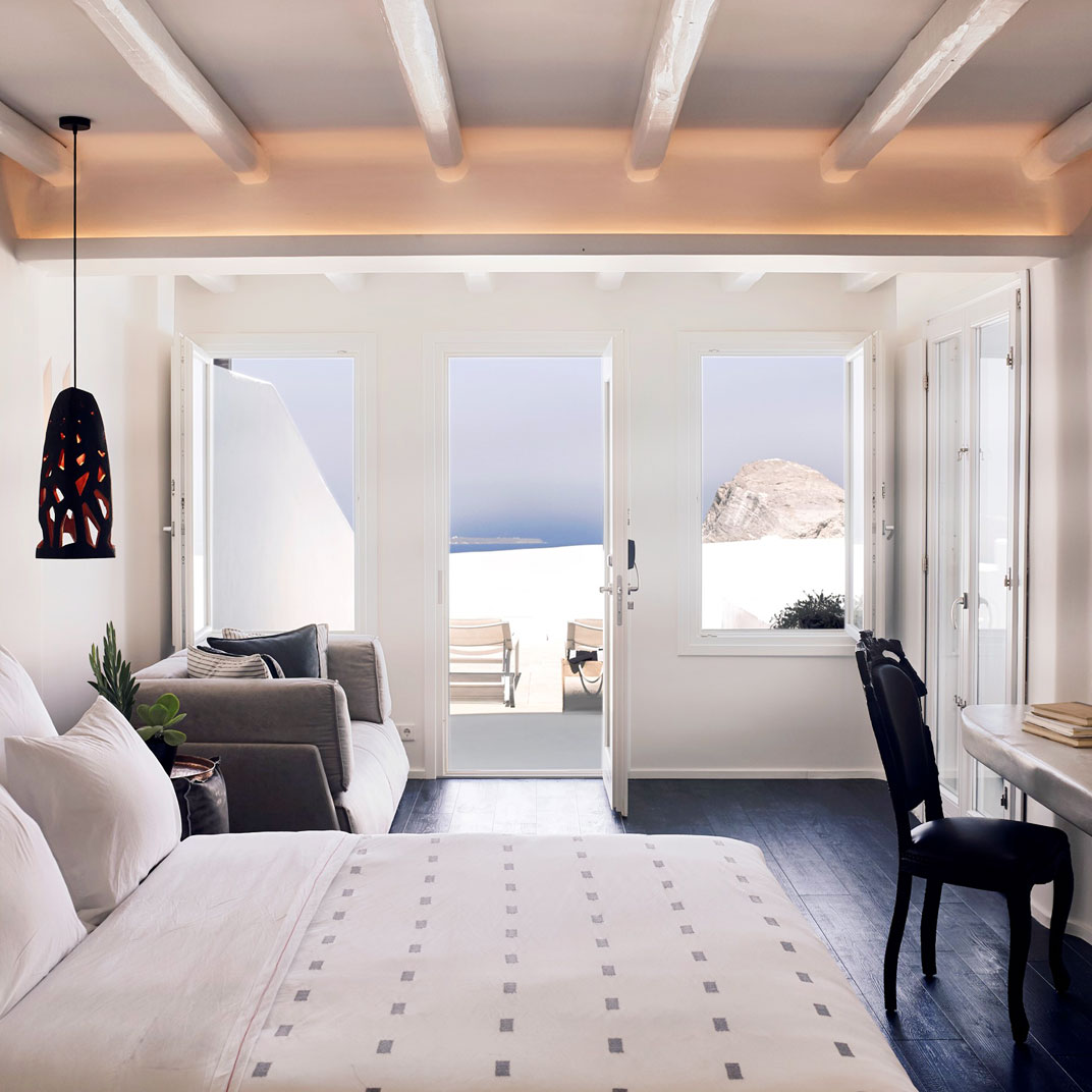 Cavo Tagoo Santorini