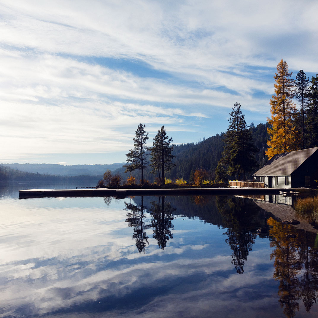 The Suttle Lodge & Boathouse