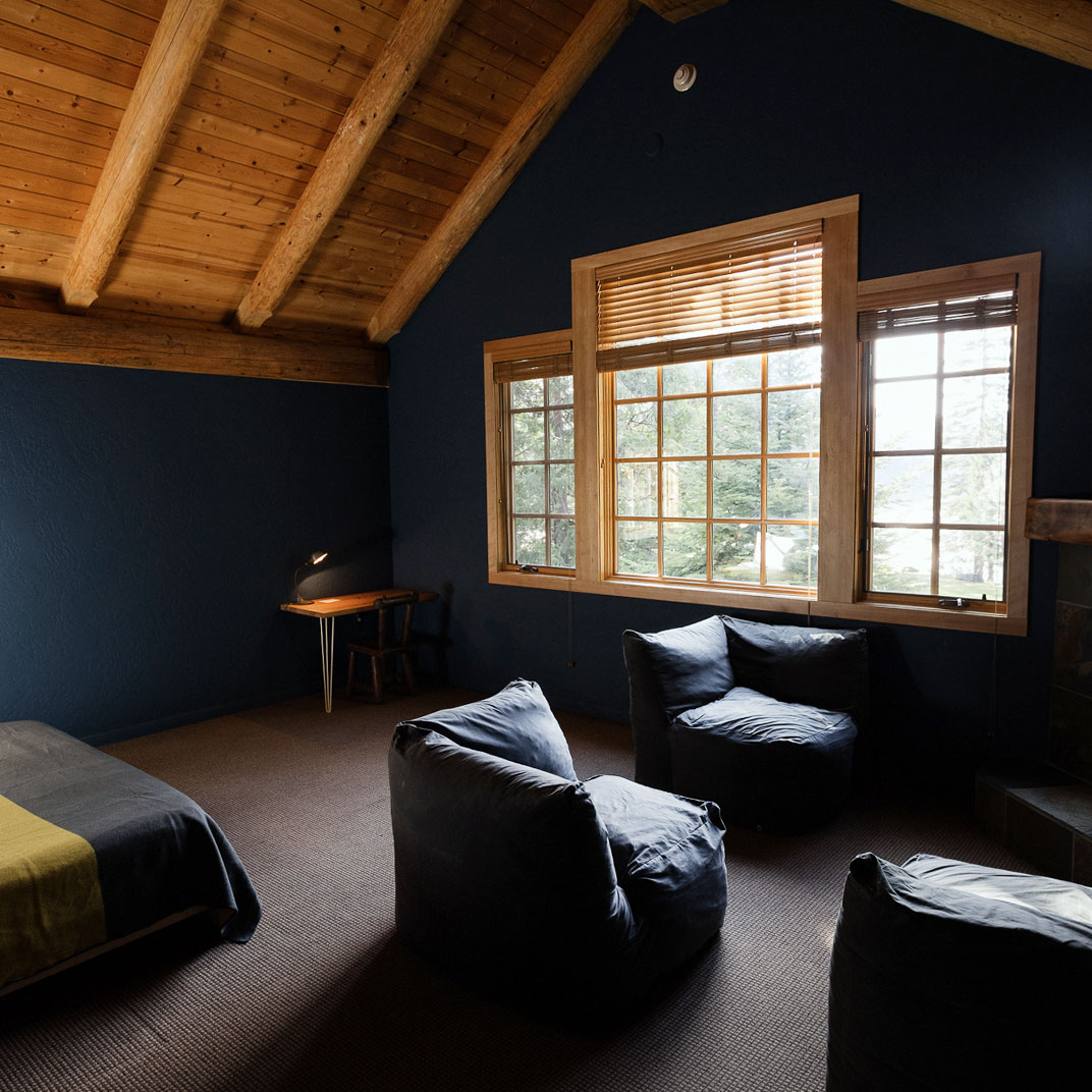 The Suttle Lodge & Boathouse