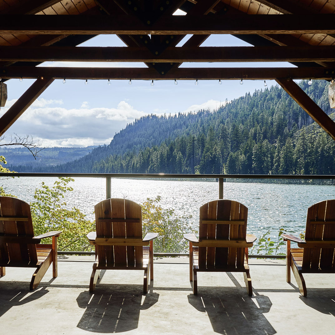 The Suttle Lodge & Boathouse