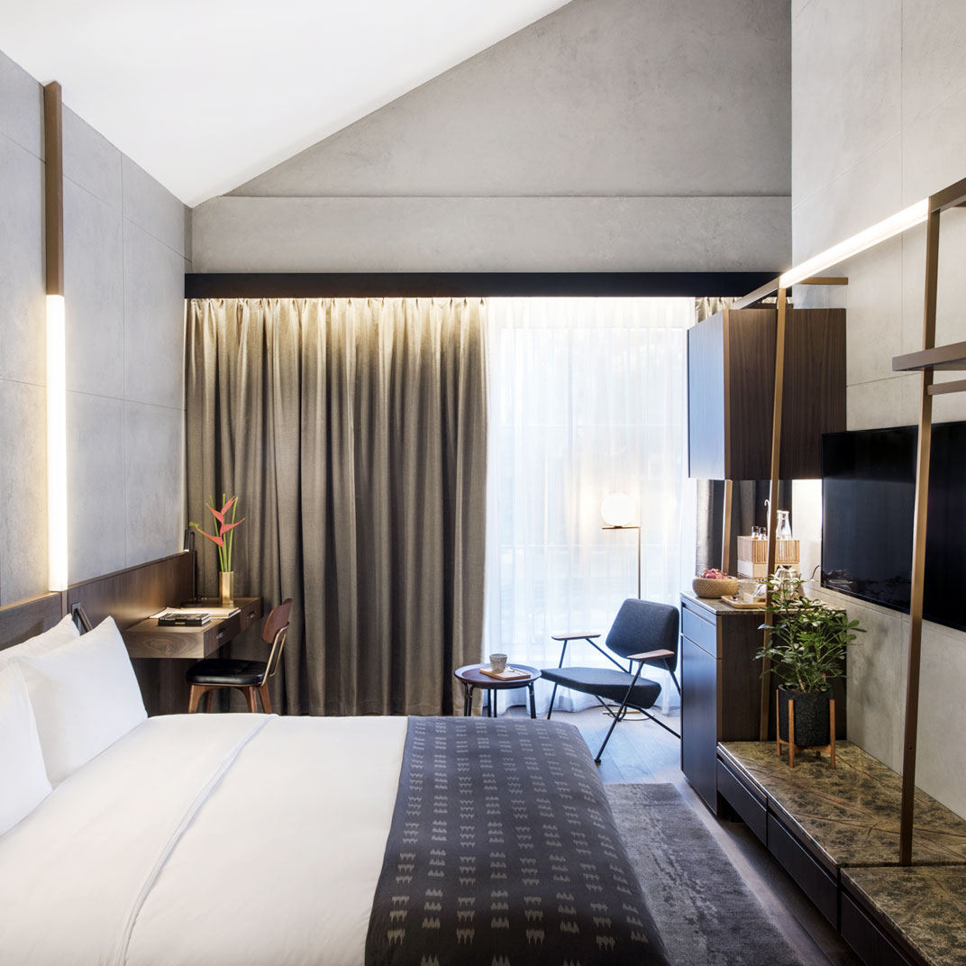 ザ ウェアハウス ホテル / The Warehouse Hotel