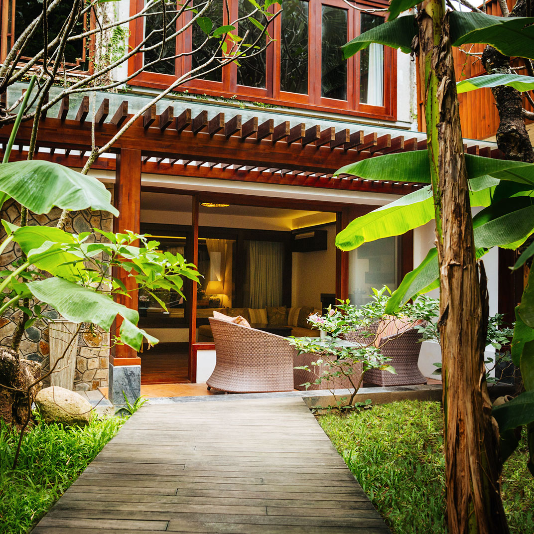 An Lam Retreats Saigon River