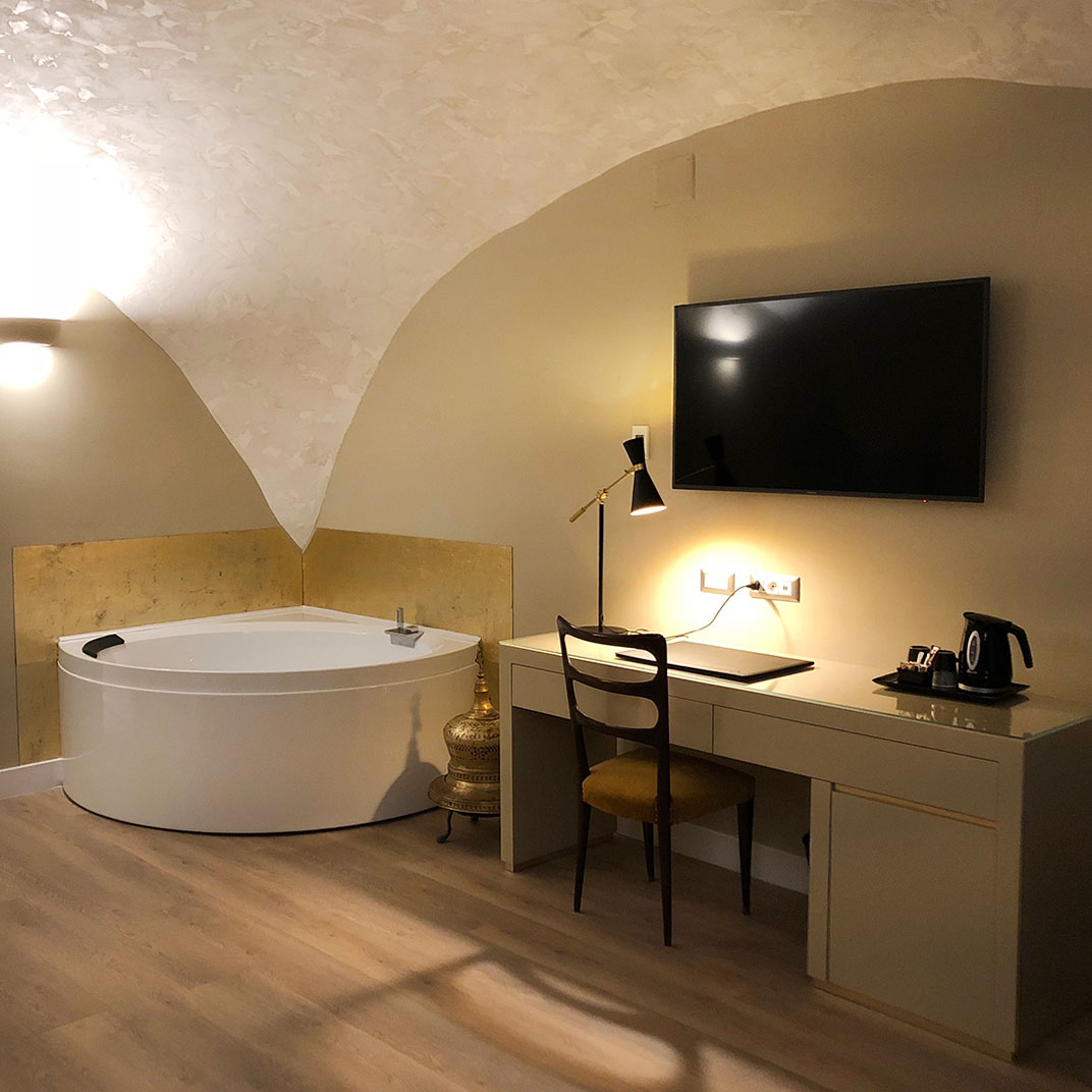 Caruso Place Boutique & Wellness Suites