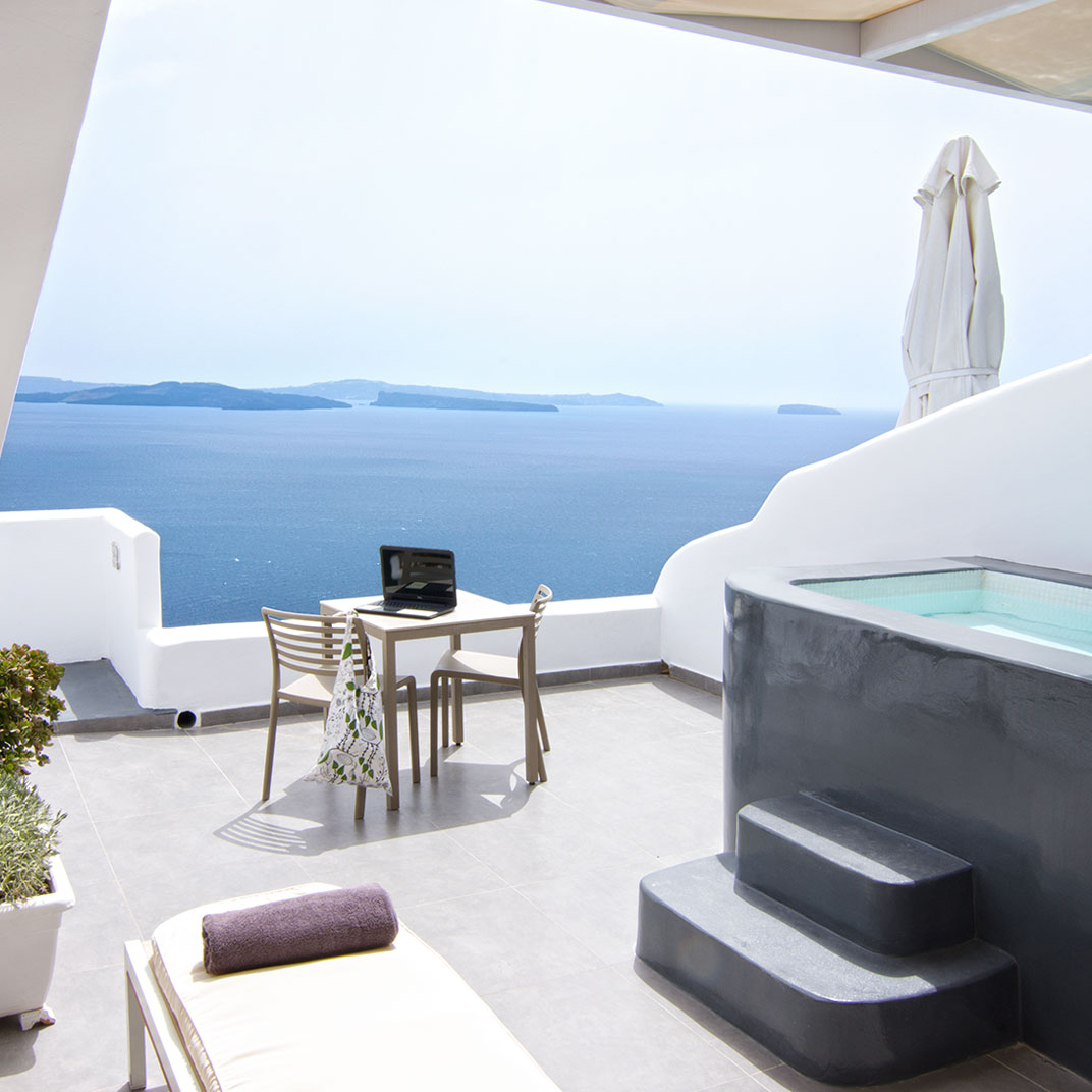 Santorini Secret Suites & Spa