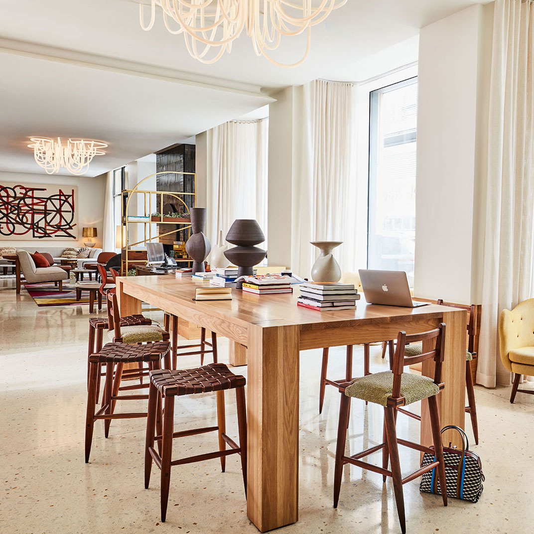 The James Chicago - Magnificent Mile