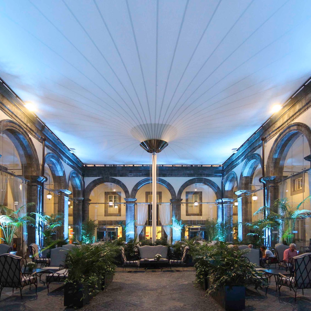Palazzo Caracciolo Napoli