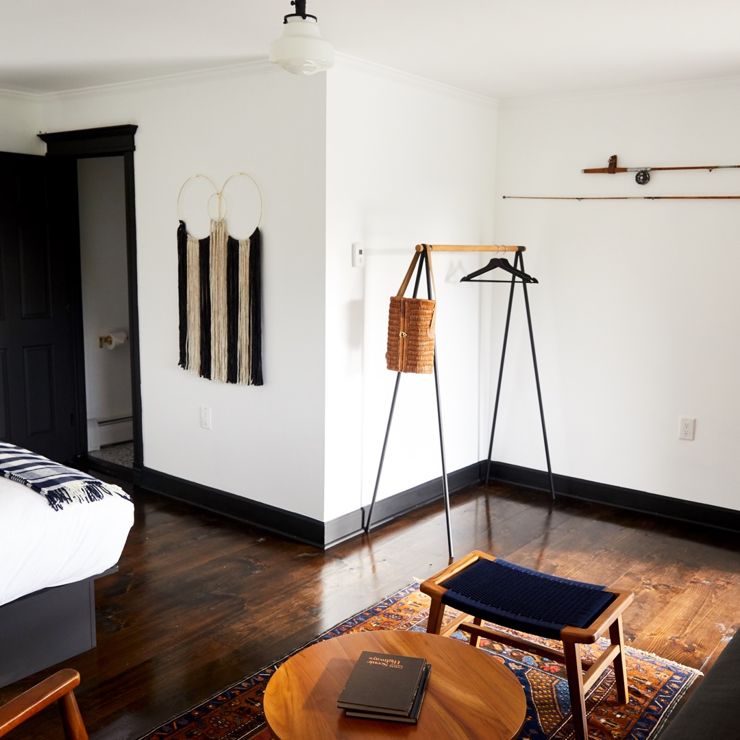 Eastwind - Hotel & Bar