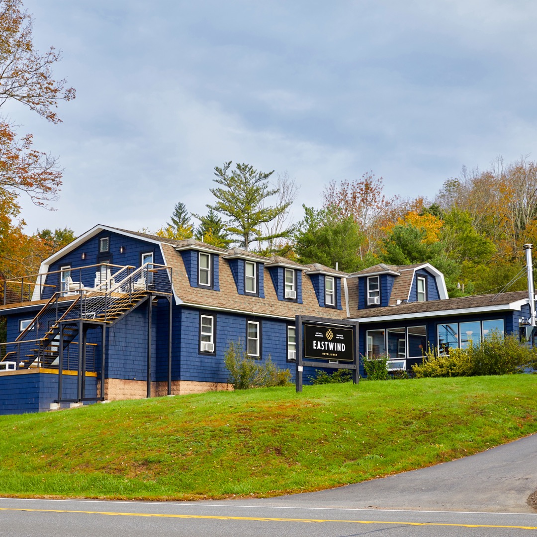Eastwind - Hotel & Bar